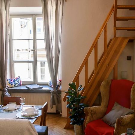 Old Town Folk Apartment Варшава Экстерьер фото