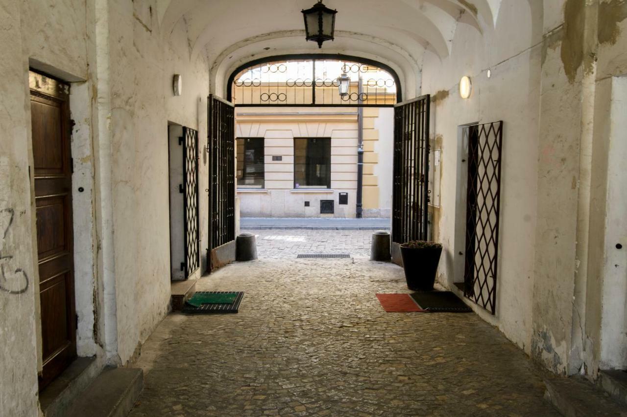 Old Town Folk Apartment Варшава Экстерьер фото