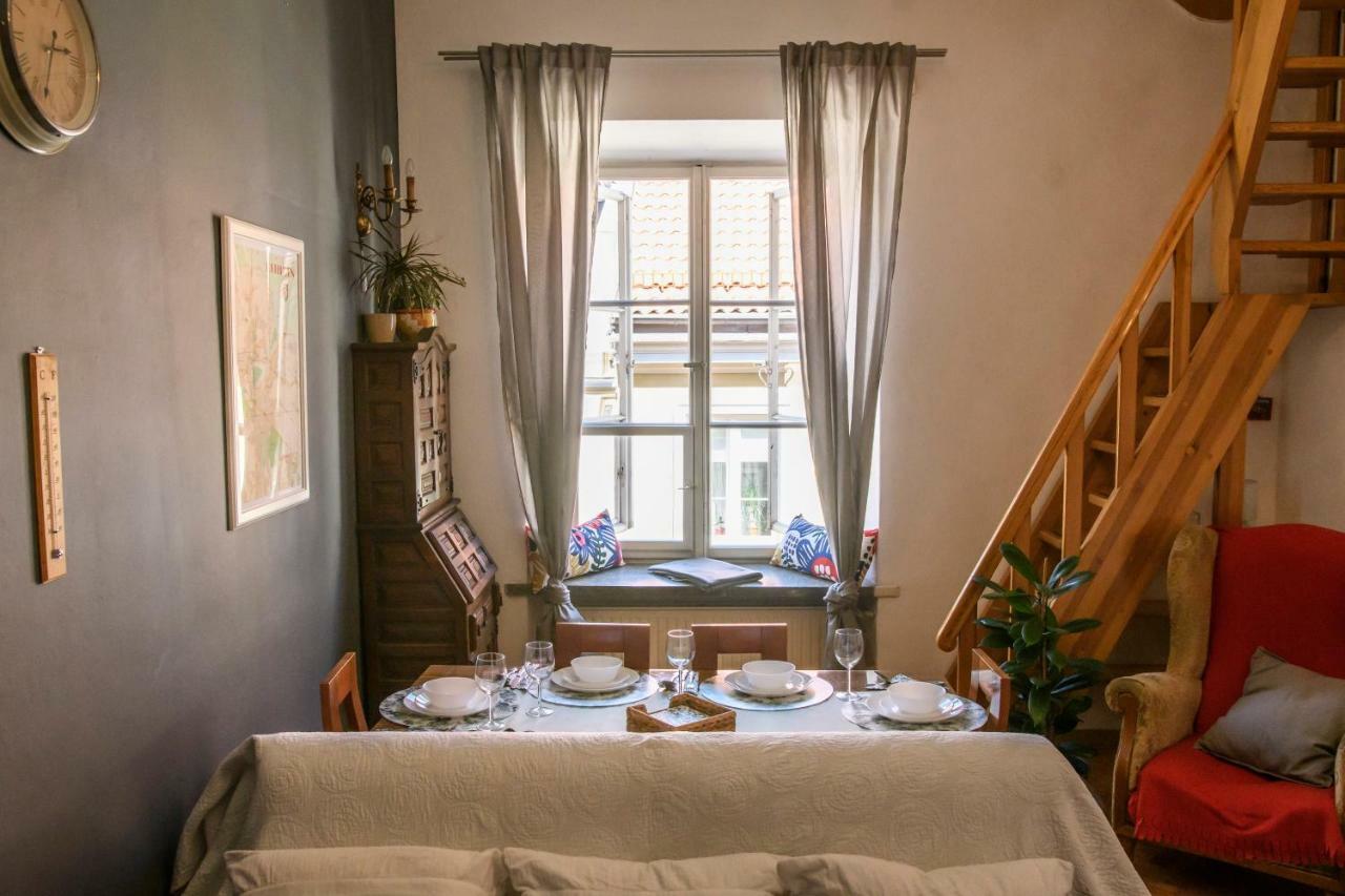 Old Town Folk Apartment Варшава Экстерьер фото